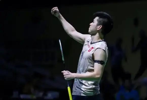 的表现引人 的表现引人