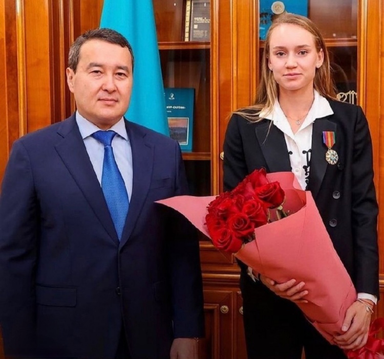 而是在技术 而是在技术